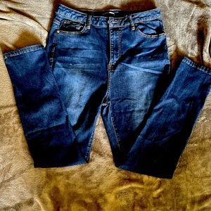 Fashion Nova Skinny Jeans Size: 11